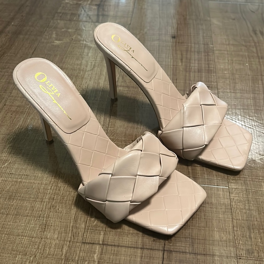 Nude Pumps - image 1